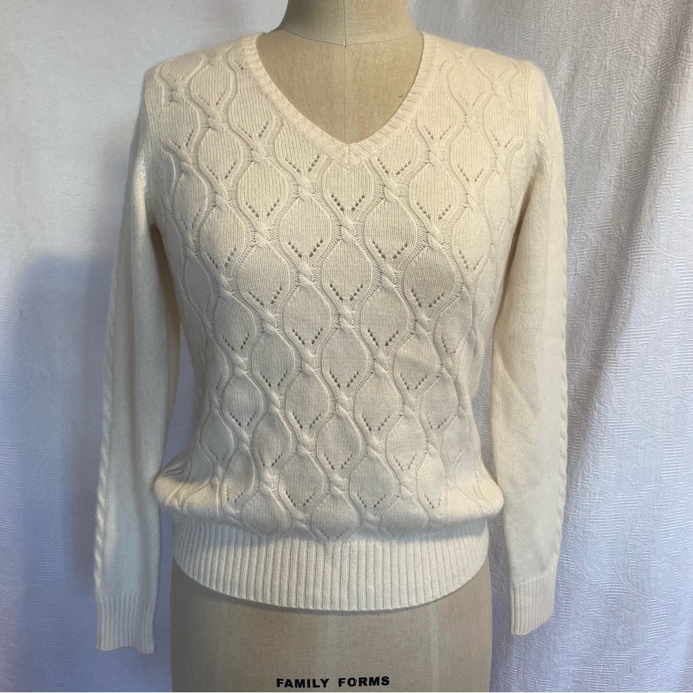 Pure cashmere ivory vneck sweater
